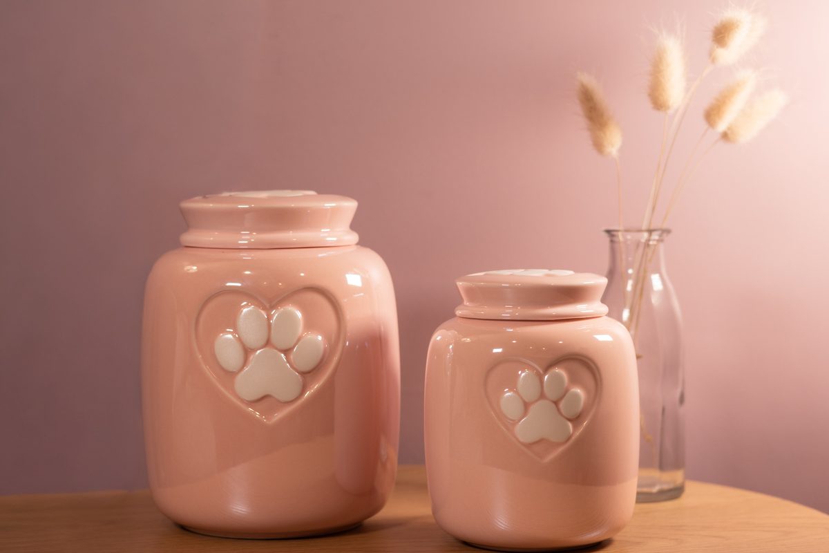 Heart-Shaped Paw Urn (Small)