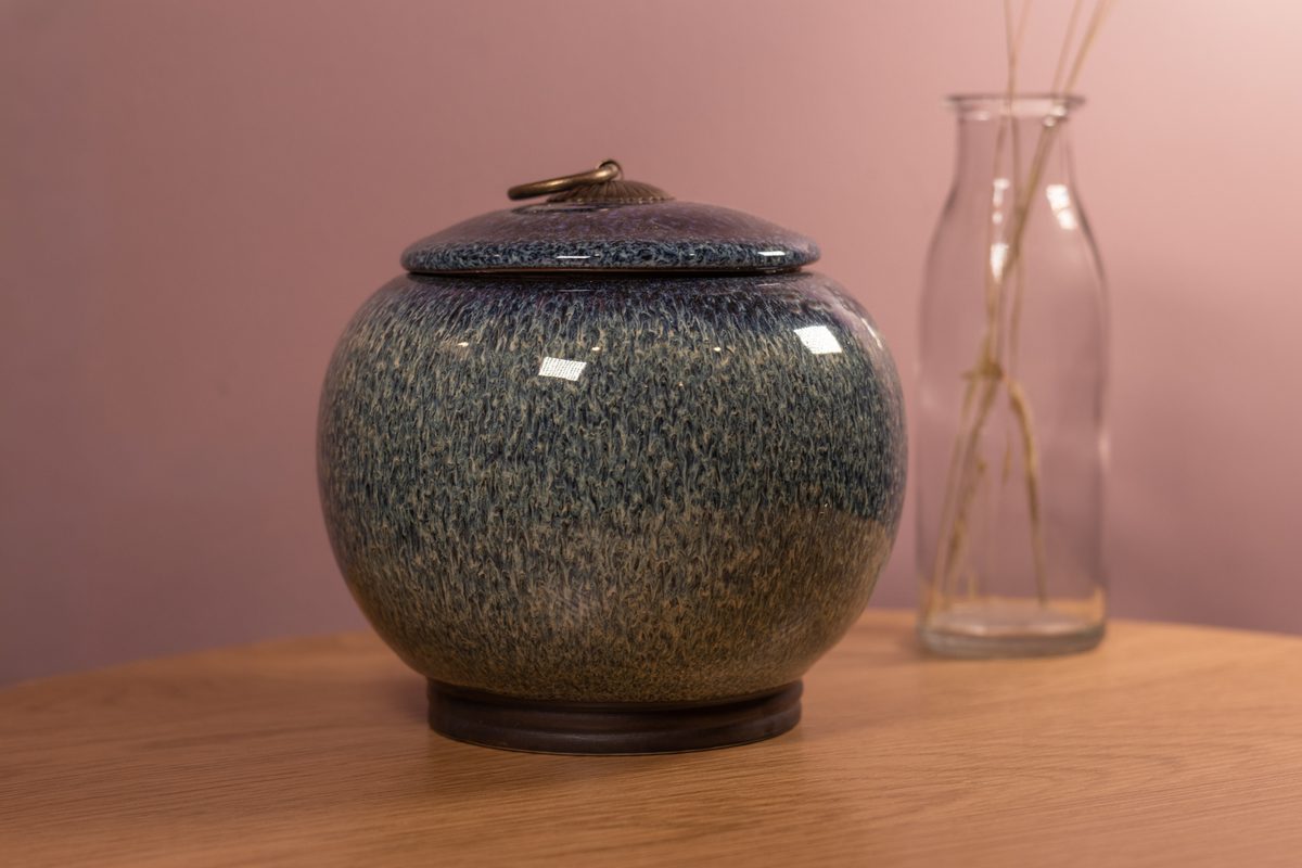 Urchin Urn